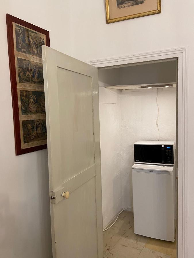 Maison 1823 - De Charme à Couette-café Garons